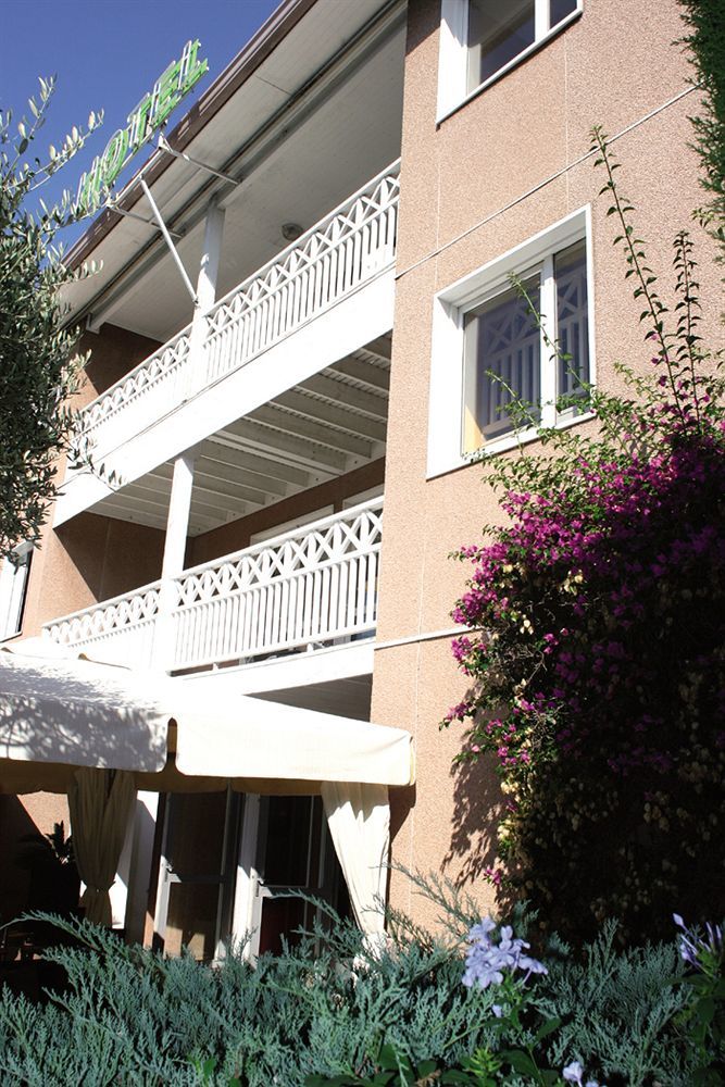 H 3* Hyères